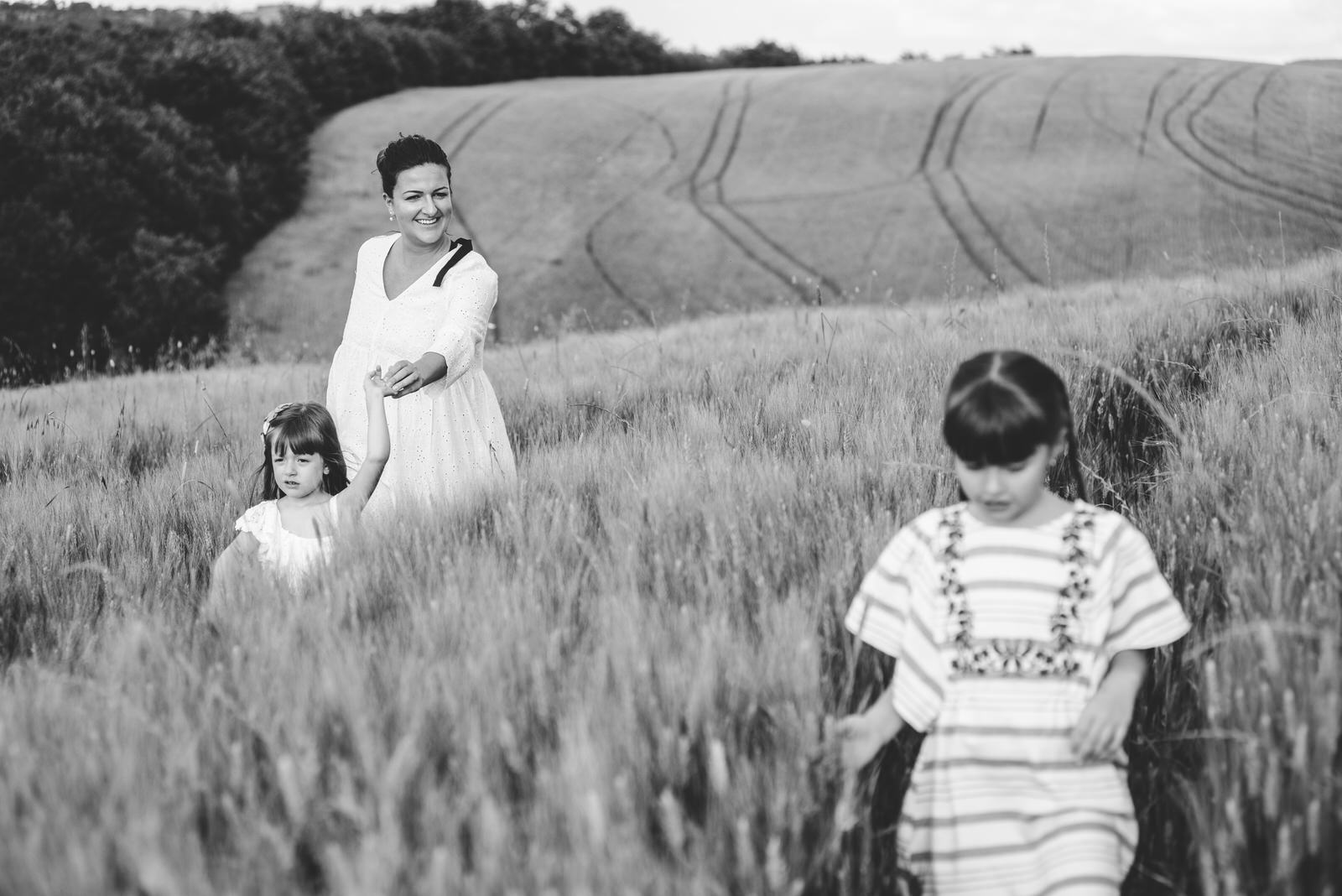 family photo session in val d'orcia