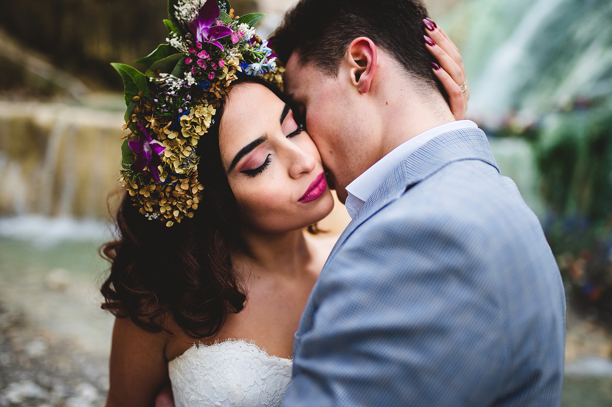 creative wedding photographer tuscany wedding bagni di san filippo