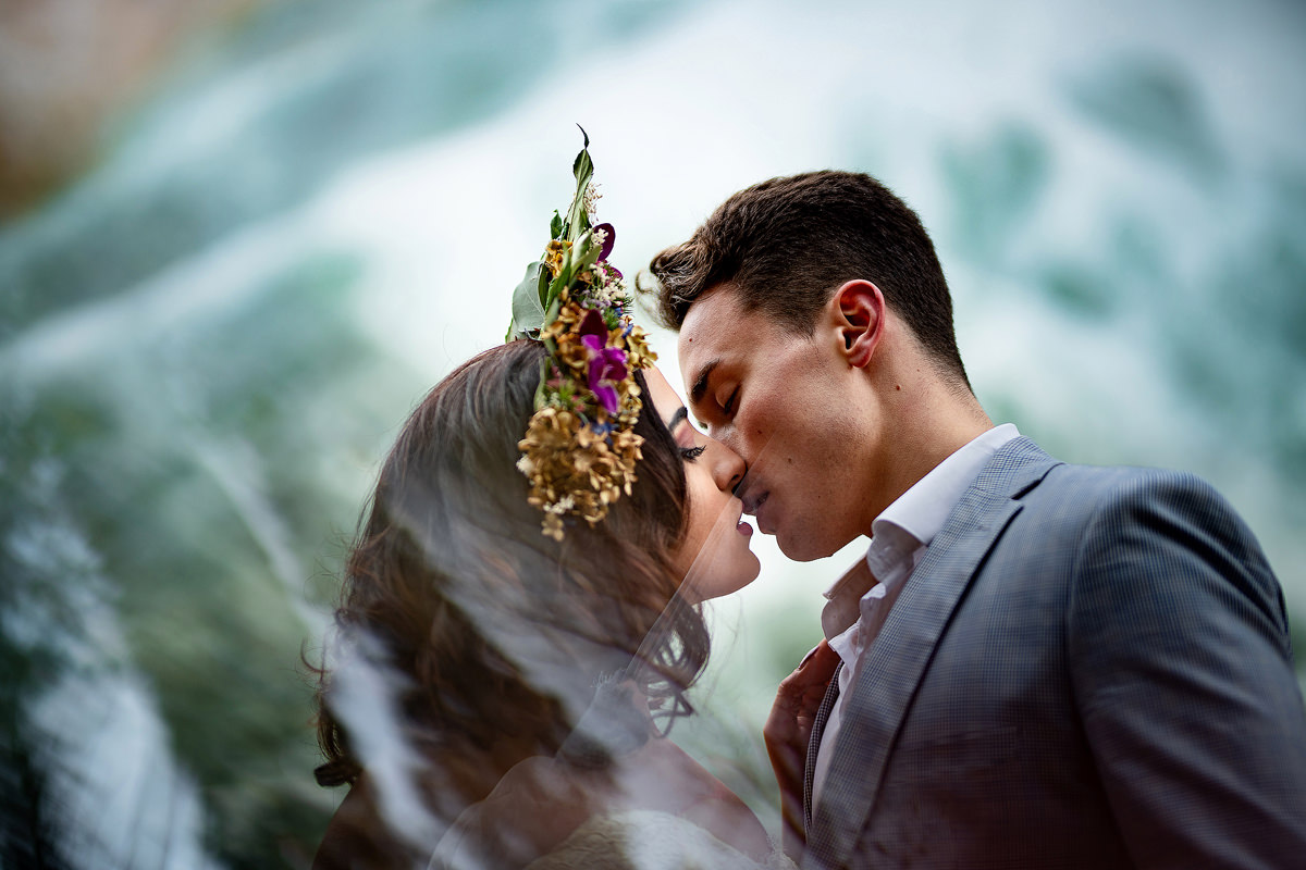 creative wedding photographer tuscany wedding bagni di san filippo