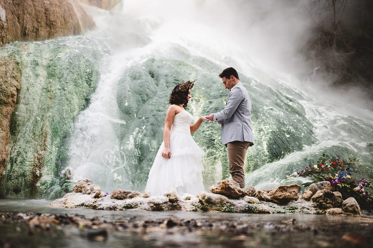 creative wedding photographer tuscany wedding bagni di san filippo