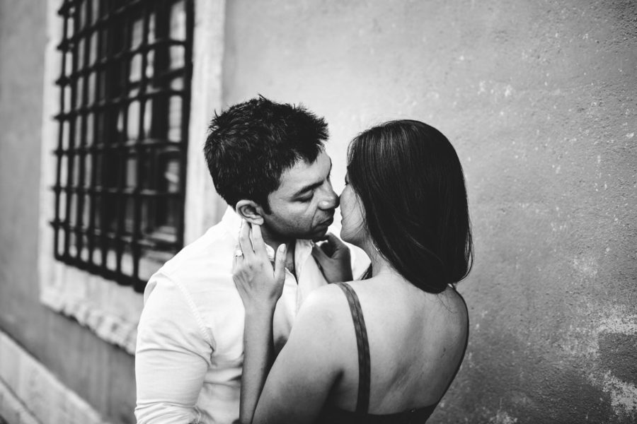engagement photos in val d'orcia black and white