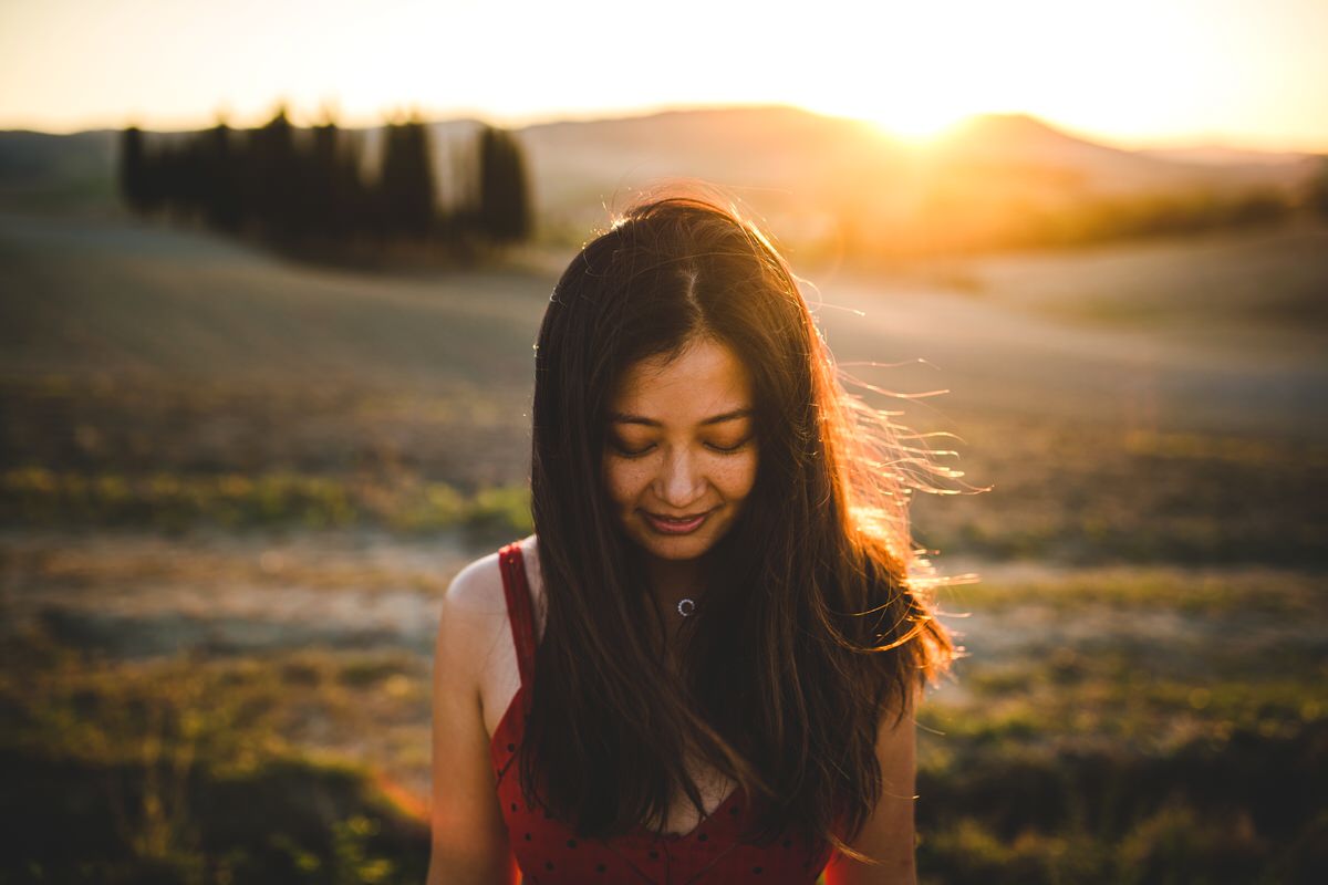 engagement photos in val d'orcia
