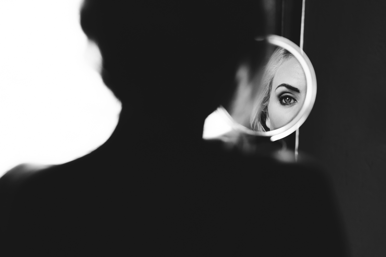 bride photos getting ready