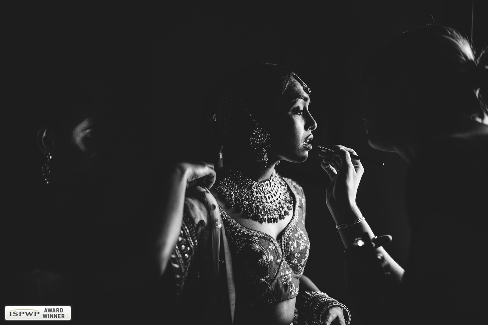 hindu getting ready wedding photos